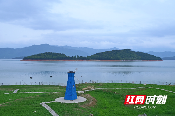 东江湖白廊湖畔风车